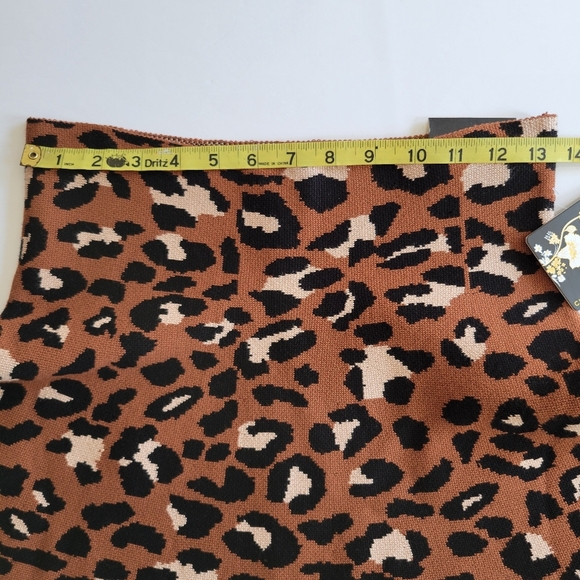 Classic Concepts Leopard Print Trumpet Skirt. - Picture 5 of 5